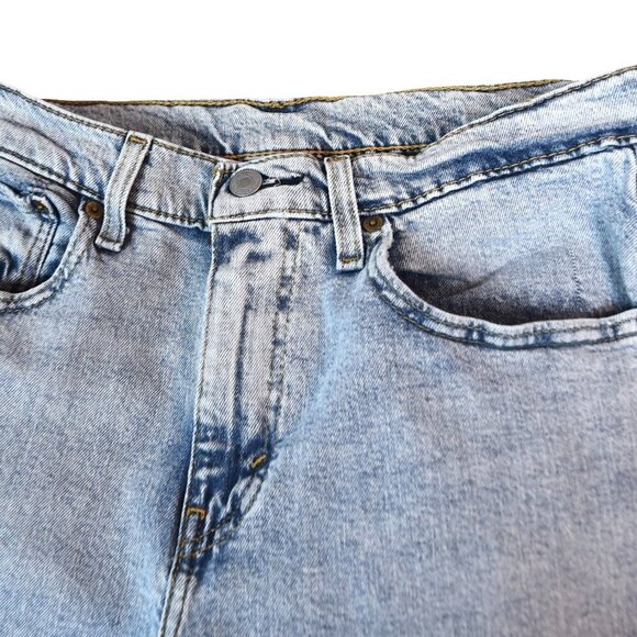 Levi’s 510 Skinny Fit Jeans Men’s 29x28 Light Wash Denim Low Rise Tapered Leg - Picture 3 of 9